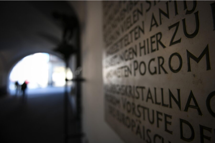 Il settimanale die Zeit crea motore di ricerca con IA su vecchio archivio Usa