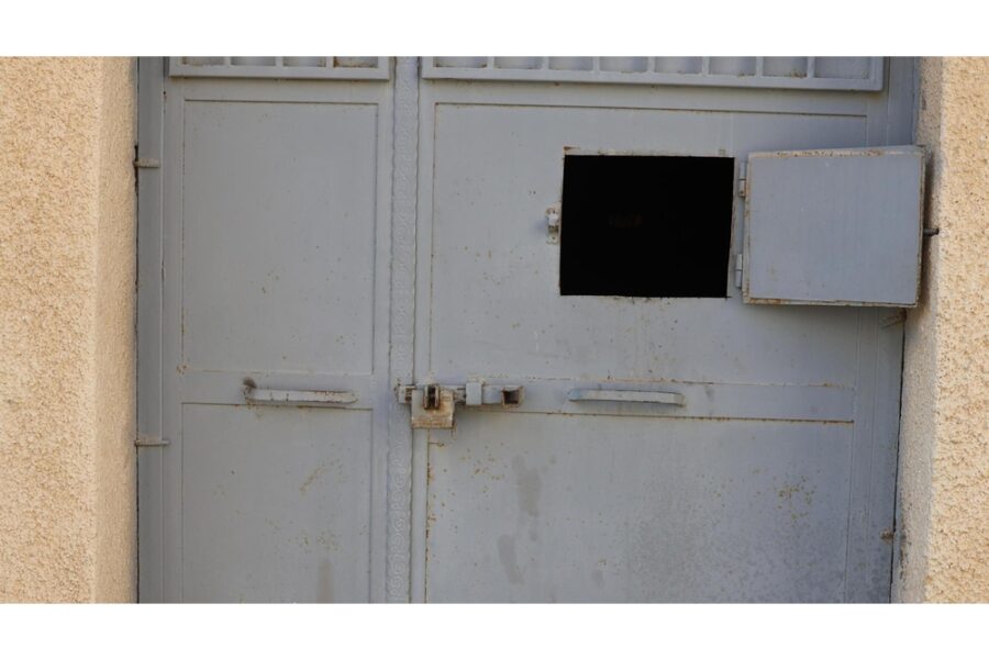 Il 32enne pesarese in carcere per droga. M5s: 'Condizioni lesive per diritti umani'