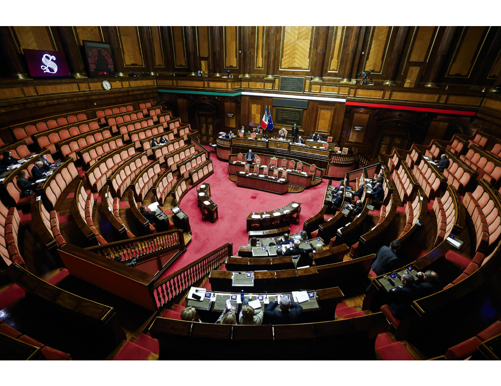 Governo pone la fiducia in Aula al Senato sul decreto bollette