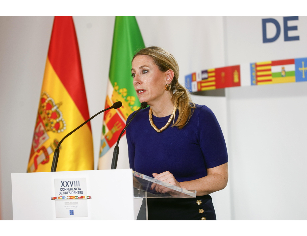 Guardiola eletta governatrice in Estremadura dopo l’accordo con Vox