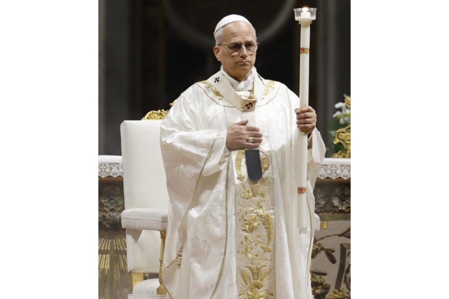 ANSAIl-Papa-arrivato-a-Piazza-San-Pietro-per-la-messa-di-Pasqua