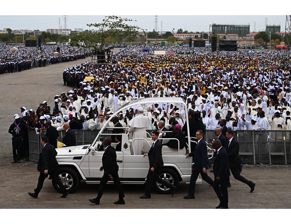 Il Papa in Angola, guarite dalla corruzione, condividete i beni