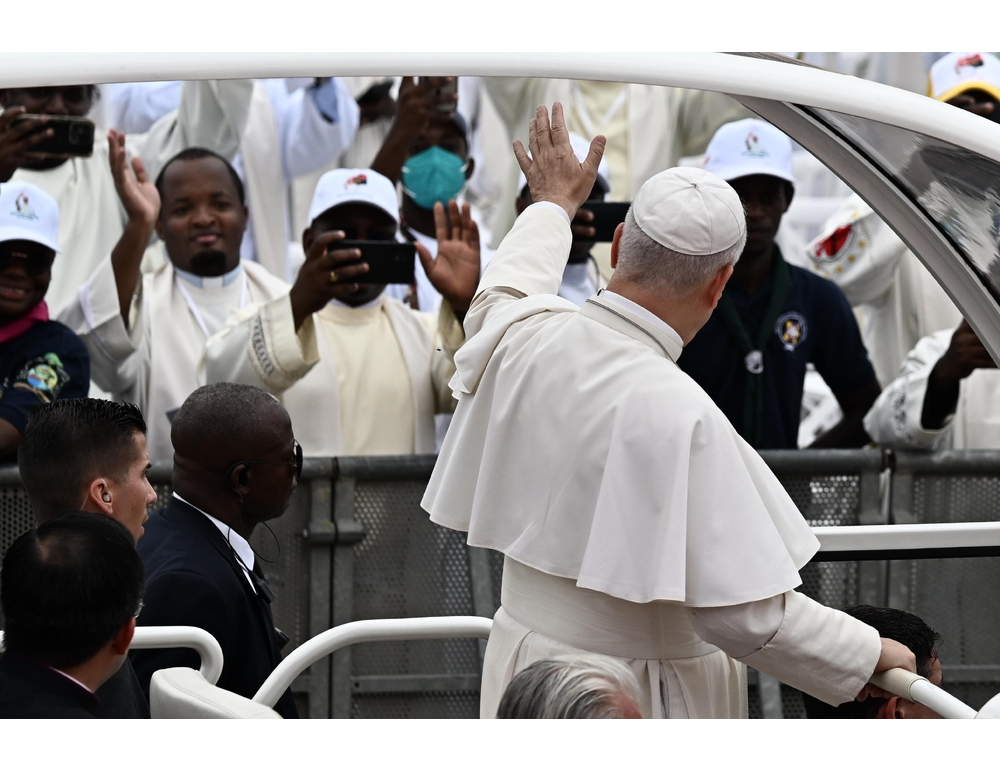 Il Papa in Angola, ‘non confondete la fede con la magia’