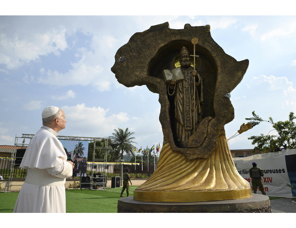 Il Papa, ‘nessuno sia lasciato solo ad affrontare le avversità’