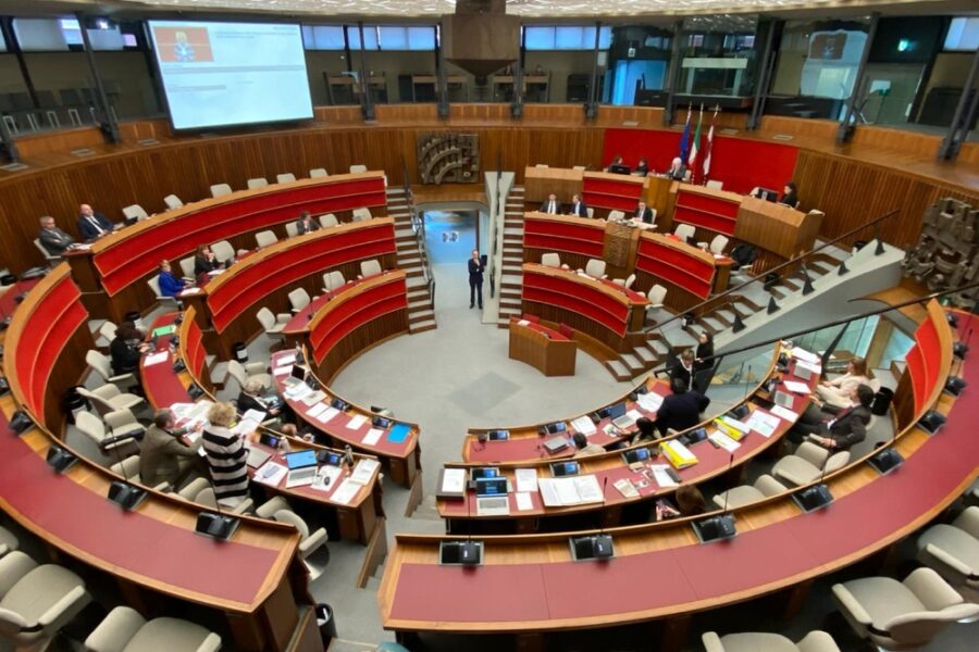 La mozione della Sud-Tiroler Freiheit è passata in Consiglio regionale