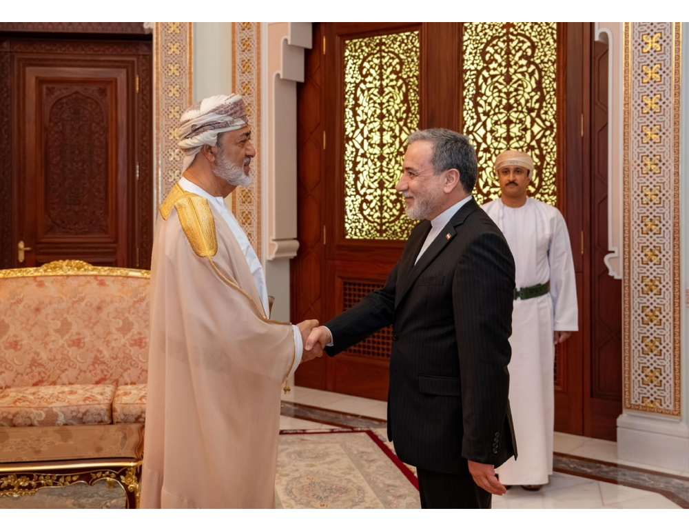 Il ministro degli Esteri iraniano arrivato a Islamabad dopo una tappa in Oman