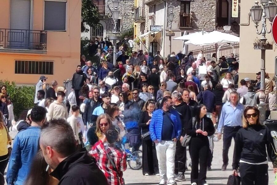 ANSAIn-20mila-a-Pietrelcina-per-Padre-Pio-Pasquetta-nel-segno-della-fede