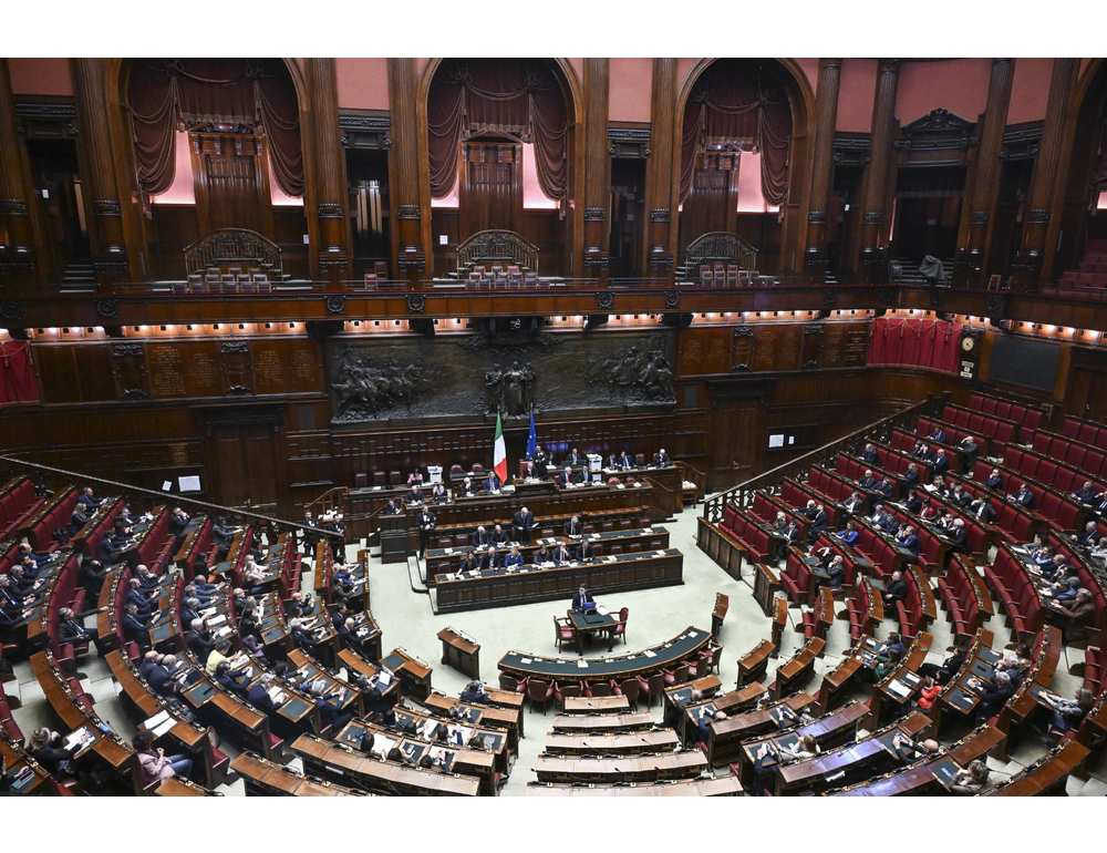 In Aula alla Camera massiccia presenza di FdI, numerose assenze tra FI e Lega