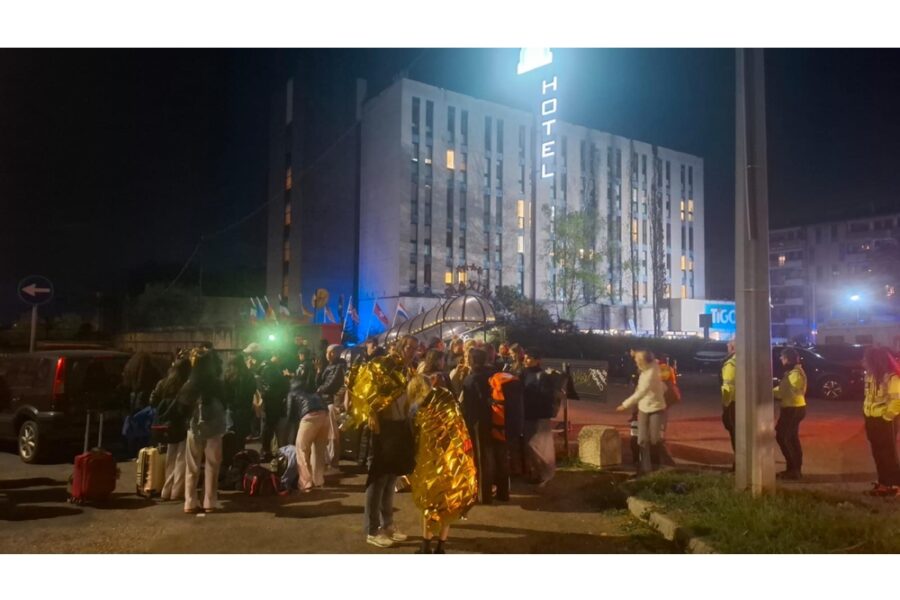 ANSAIncendio-in-hotel-a-Verona-124-persone-hanno-passato-la-notte-in-palazzo-del-Comune