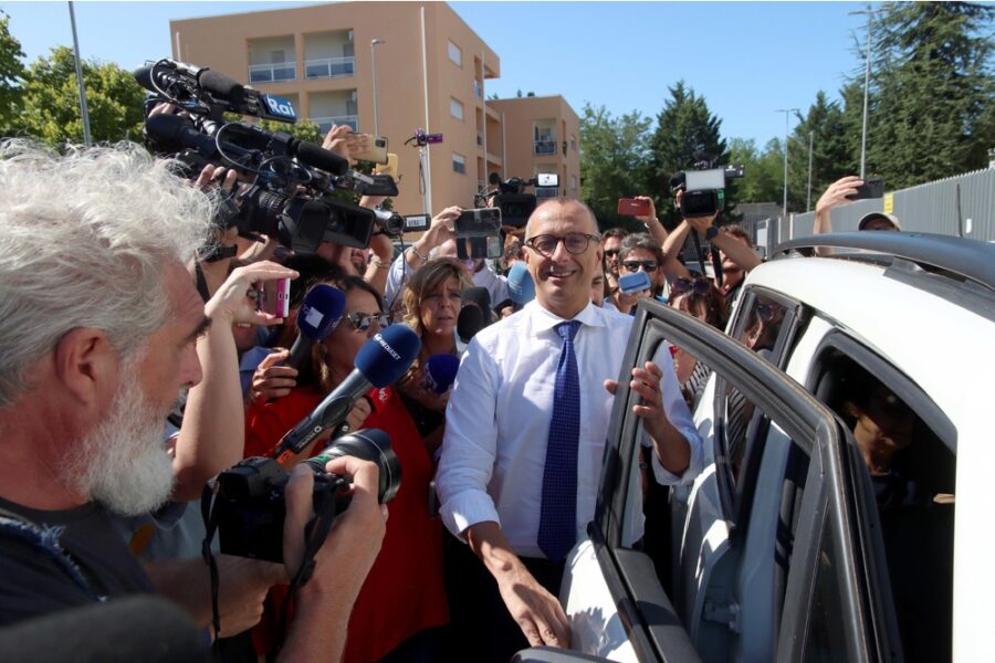 L'indagine coinvolge 27 persone tra cui l'ex sindaco ed europarlamentare Pd