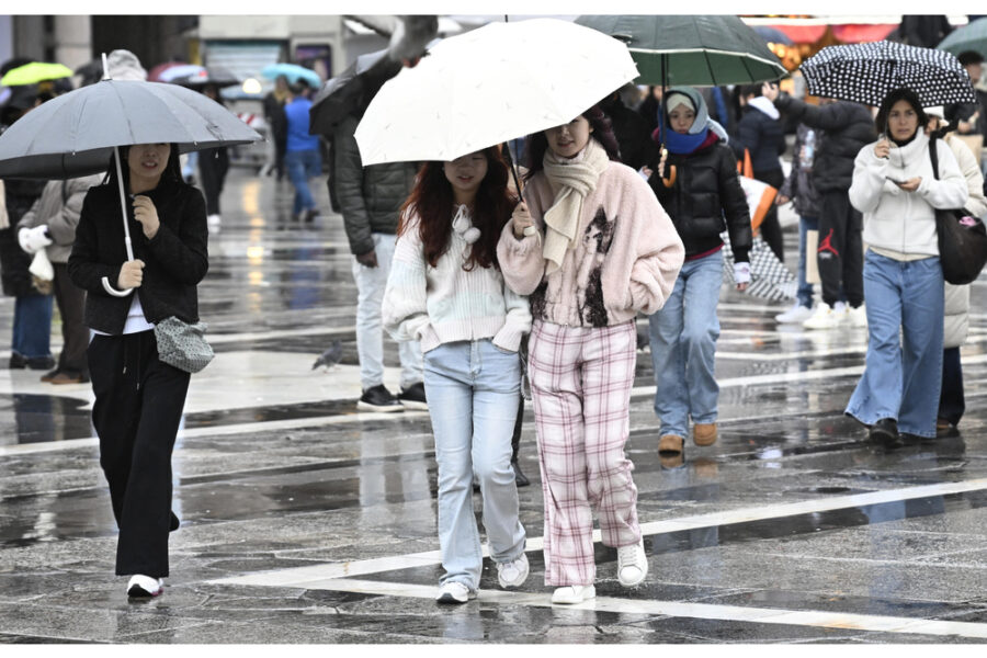 Sole e caldo dovrebbero durare per tutto il Ponte del 25 aprile