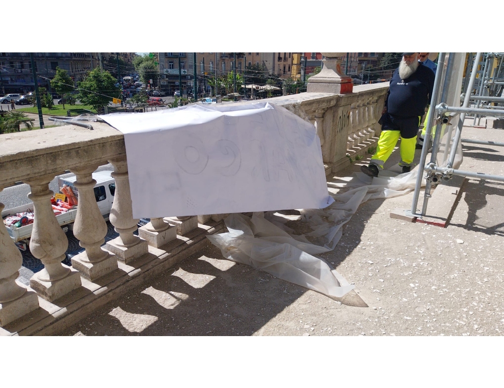 ‘Io festeggio San Marco’, rimosso striscione a Napoli