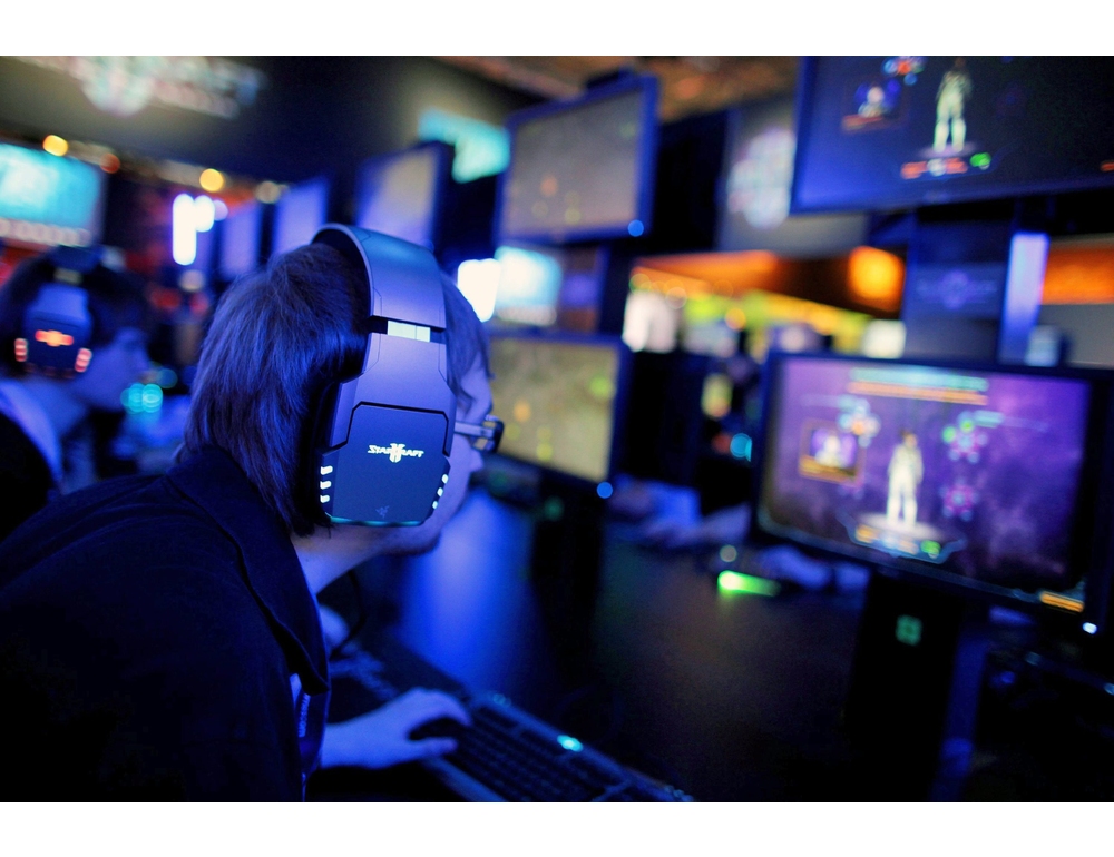 Istat, web usato da oltre la metà degli italiani tra i 16 e i 74 anni per informarsi