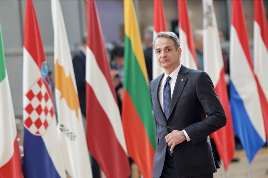 Lo annuncia il premier Mitsotakis: 'Iniziativa difficile ma necessaria'