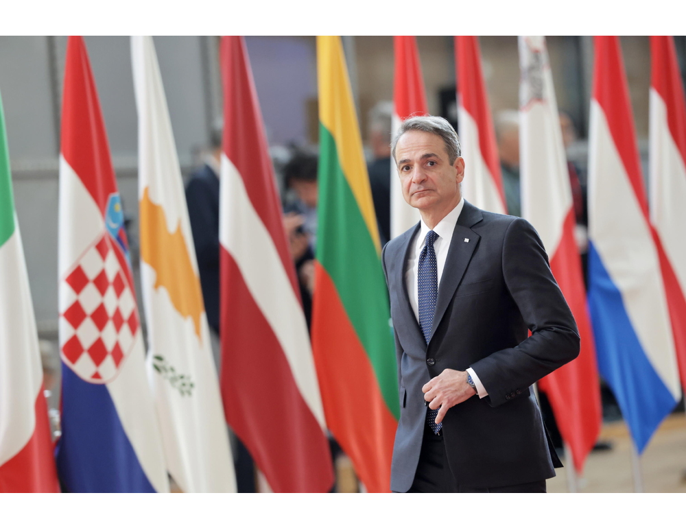 La Grecia vieta l’accesso ai social media ai minori di 15 anni a partire dal 2027