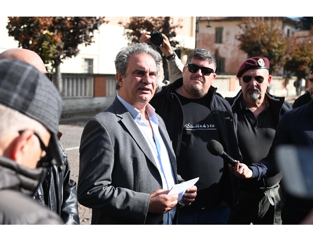 Leader Fn, ‘insanabili incompatibilità dopo coro ‘Bella ciao’, trasferire processo’