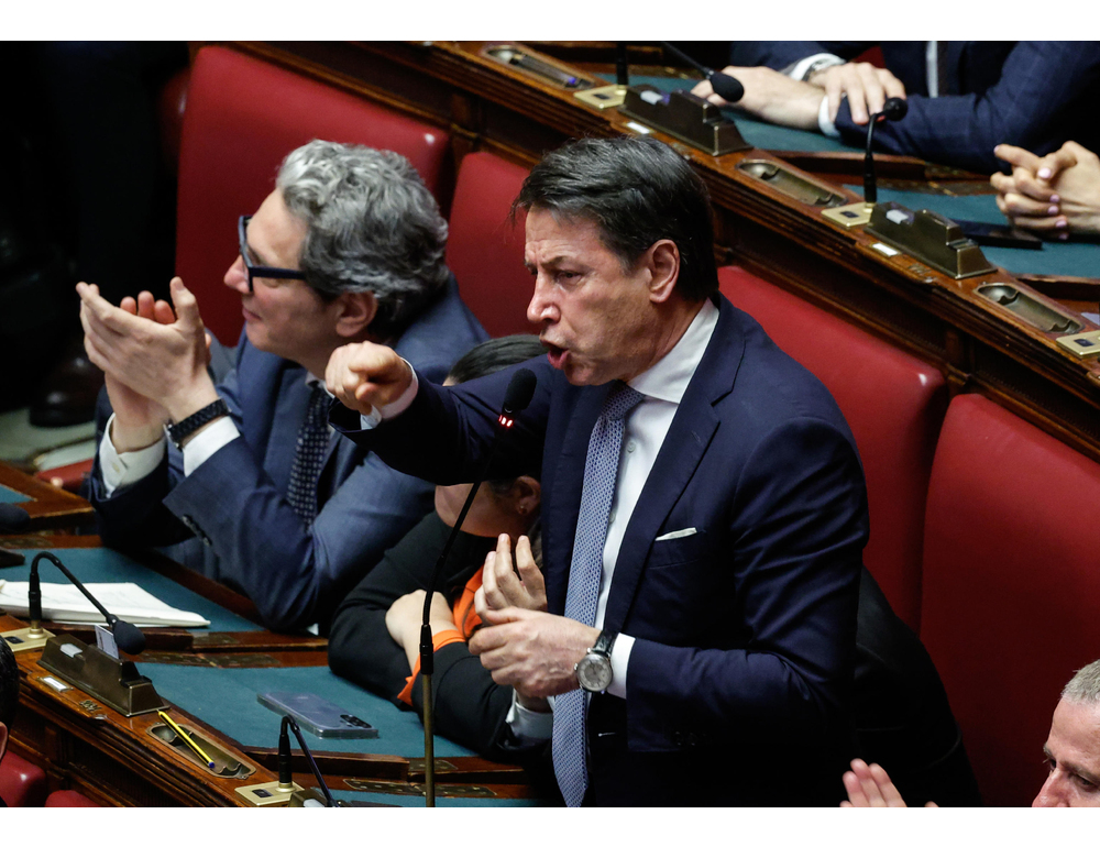 M5s, solidali a istituzione presidenza Consiglio ma per quattro anni proni a Trump