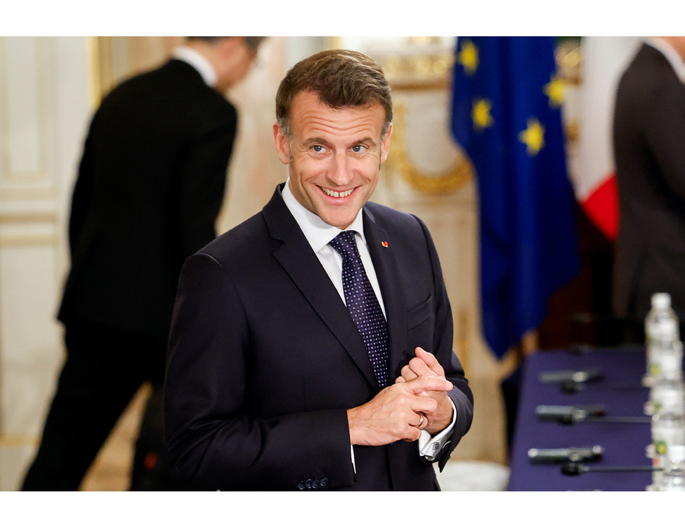 Macron, ‘irrealistica un’operazione militare per liberare Hormuz’