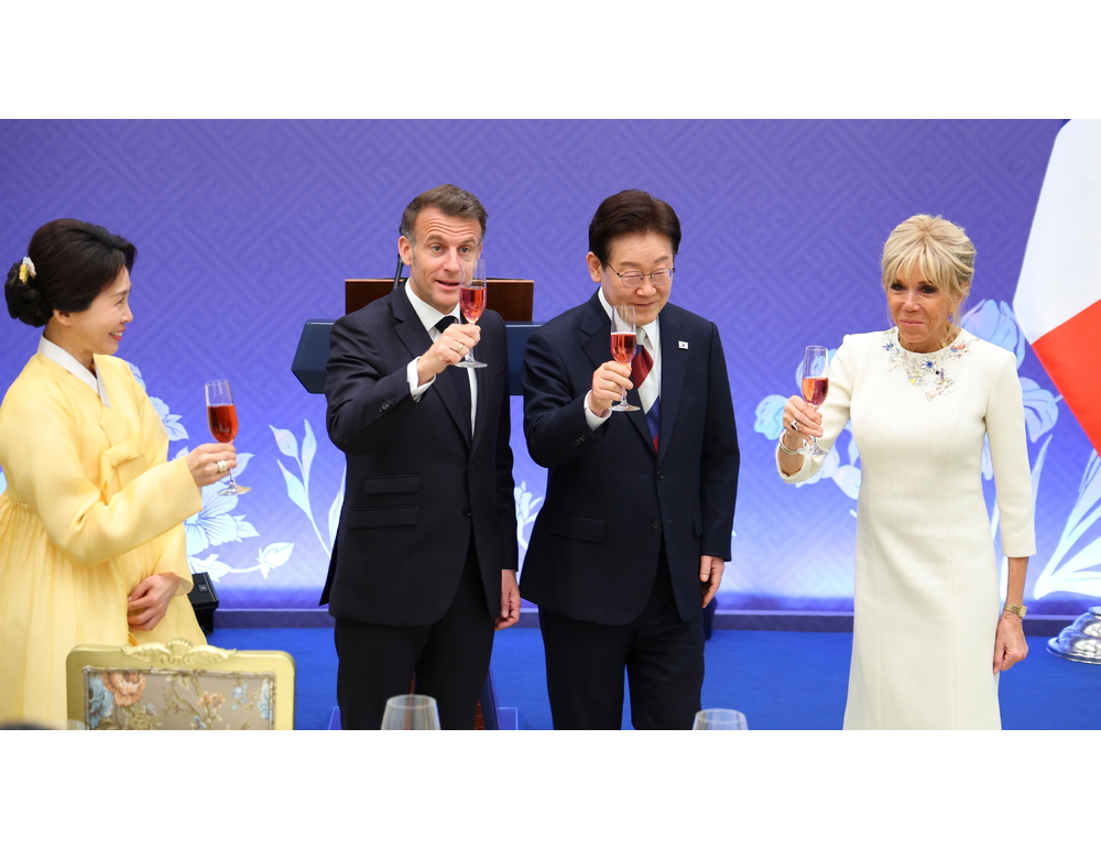 Macron, ‘una coalizione di indipendenti per l’autonomia da Cina e Usa’