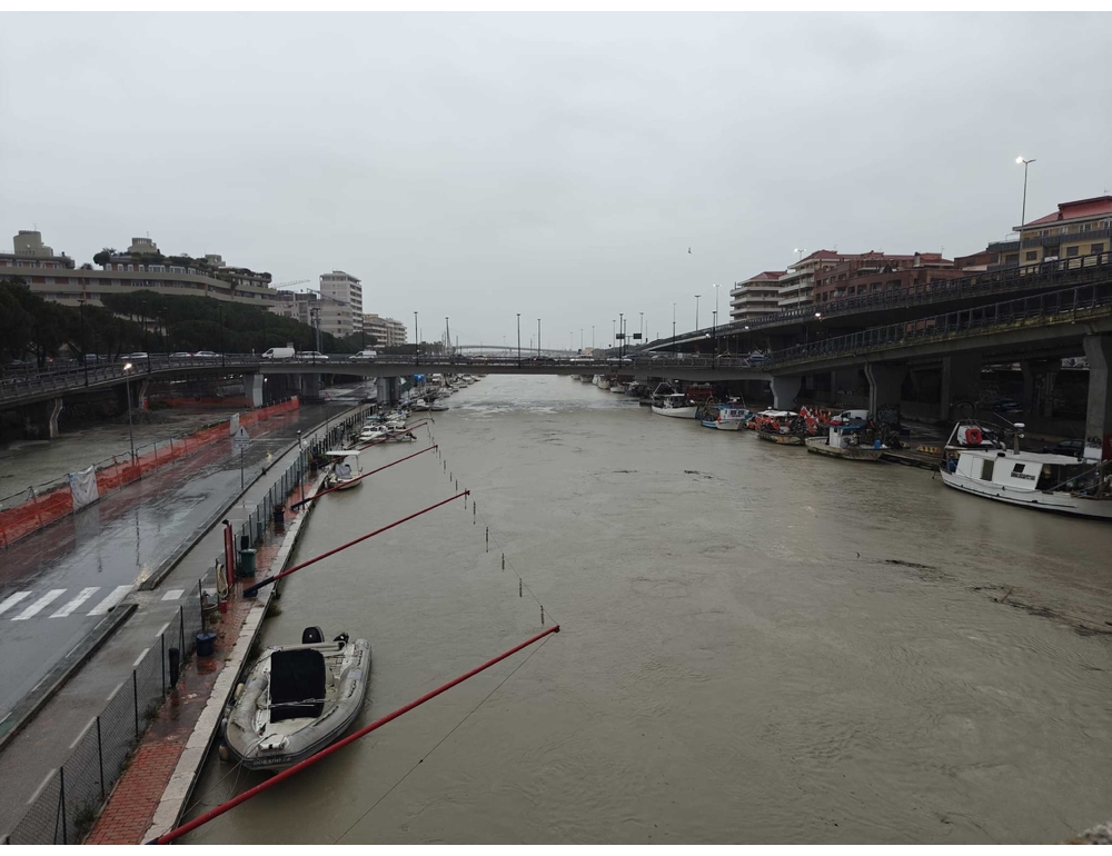 Maltempo in Abruzzo, situazione fiume Pescara in lieve miglioramento
