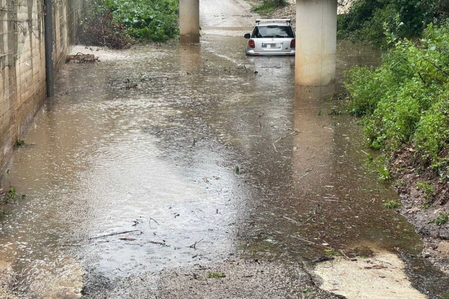 Automobilista intrappolato nel fango a Ischitella