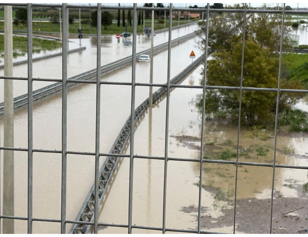 Maltempo nel Foggiano, soccorsi 50 automobilisti e 40 residenti in masserie