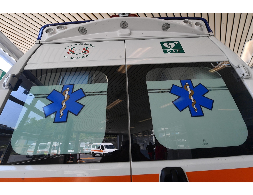 Marito e moglie in moto muoiono nel frontale con un’auto nello spezzino