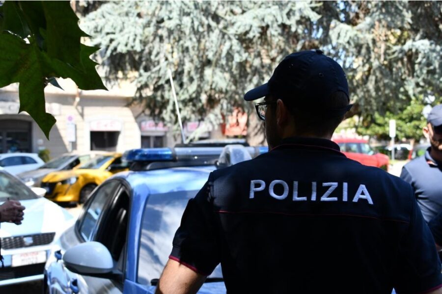 Bloccato dalla squadra mobile