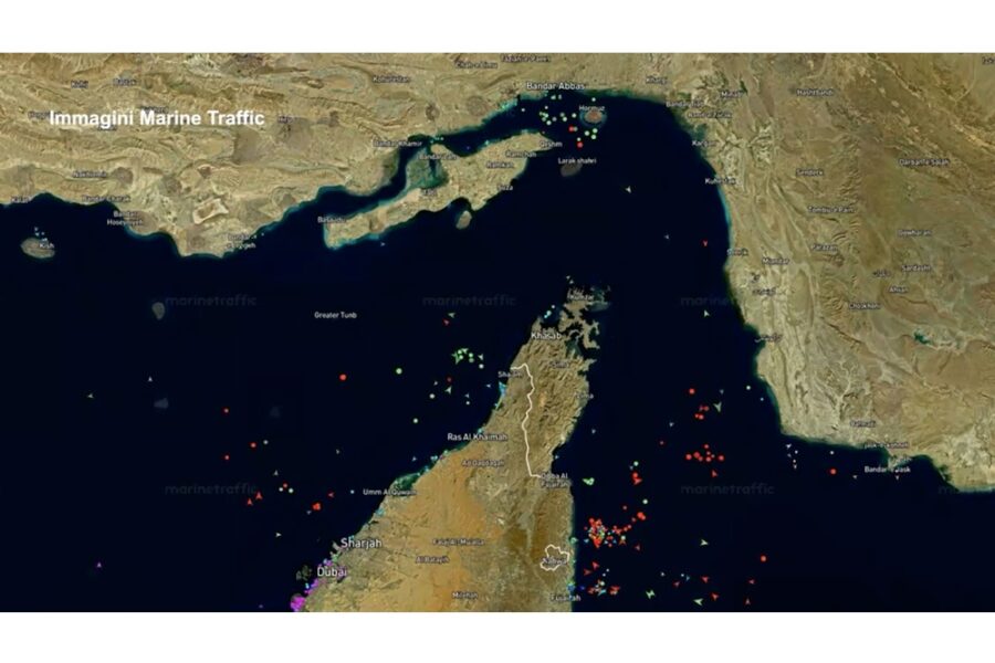 ANSAMedia-Iran-nave-Usa-a-Hormuz-tornata-indietro-dopo-minaccia-di-attacco-da-Teheran