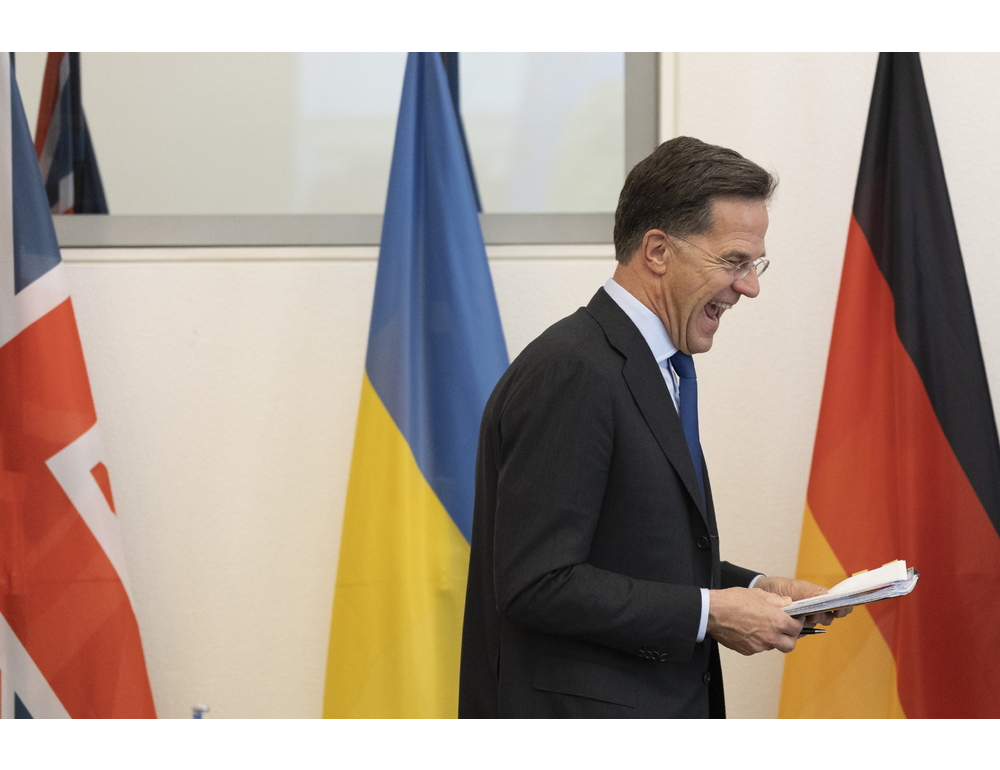 Media, la Nato non acquisterà più aerei da ricognizione Usa