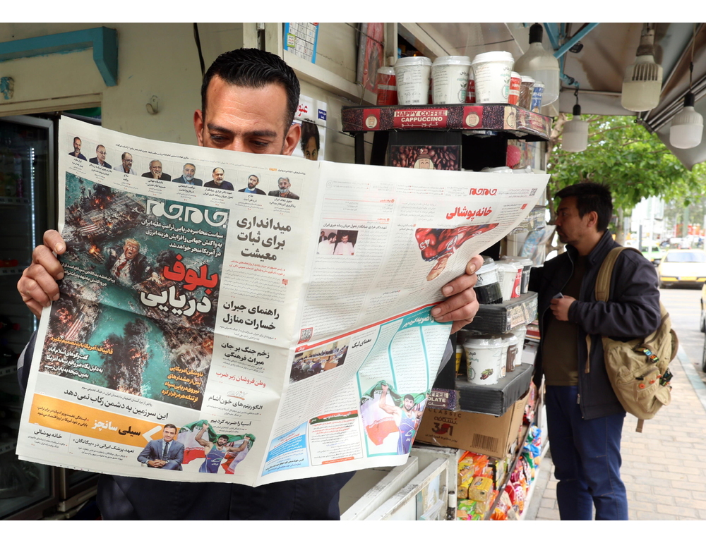 Media,due mercantili segnalano spari mentre tentavano di attraversare Hormuz