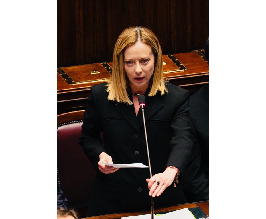 Meloni, né dimissioni né rimpasto, il governo c’è e non scappiamo