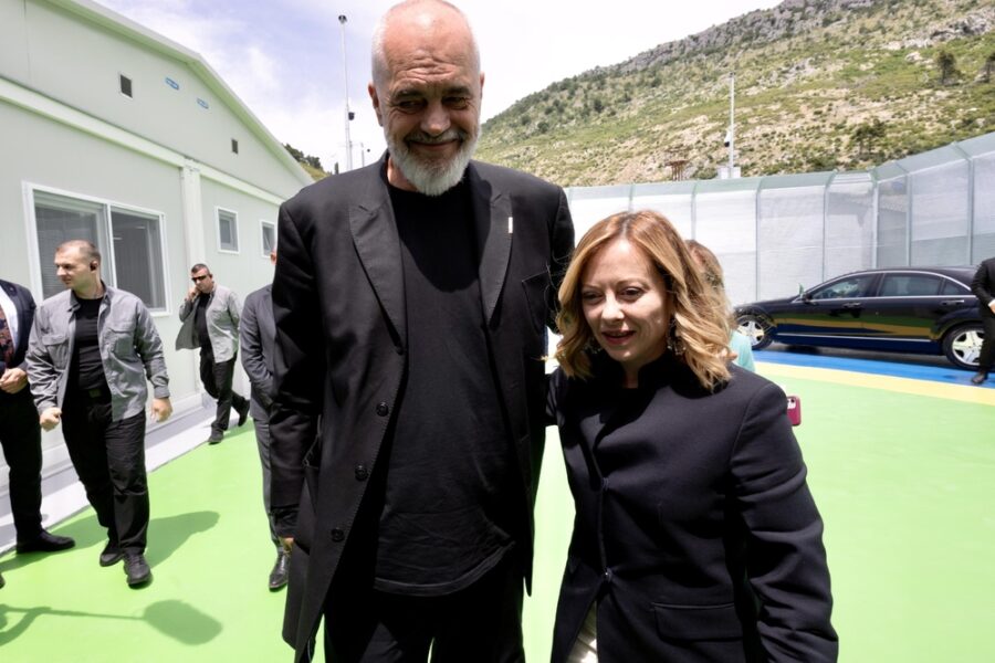 "Su contrasto a immigrazione illegale servono serietà