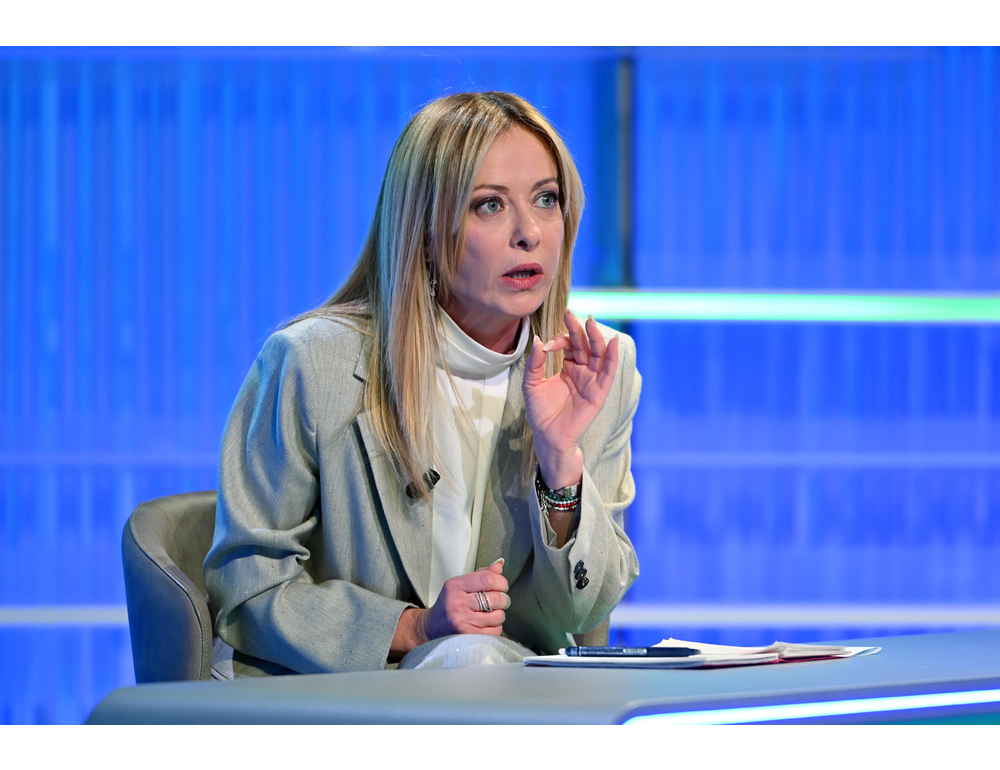 Meloni, quadro complesso, massima attenzione a famiglie e imprese