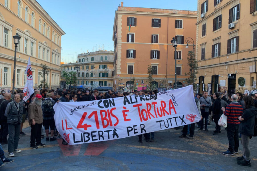 "A chi pensa di intimidire lo Stato diciamo: non ci riuscirete"