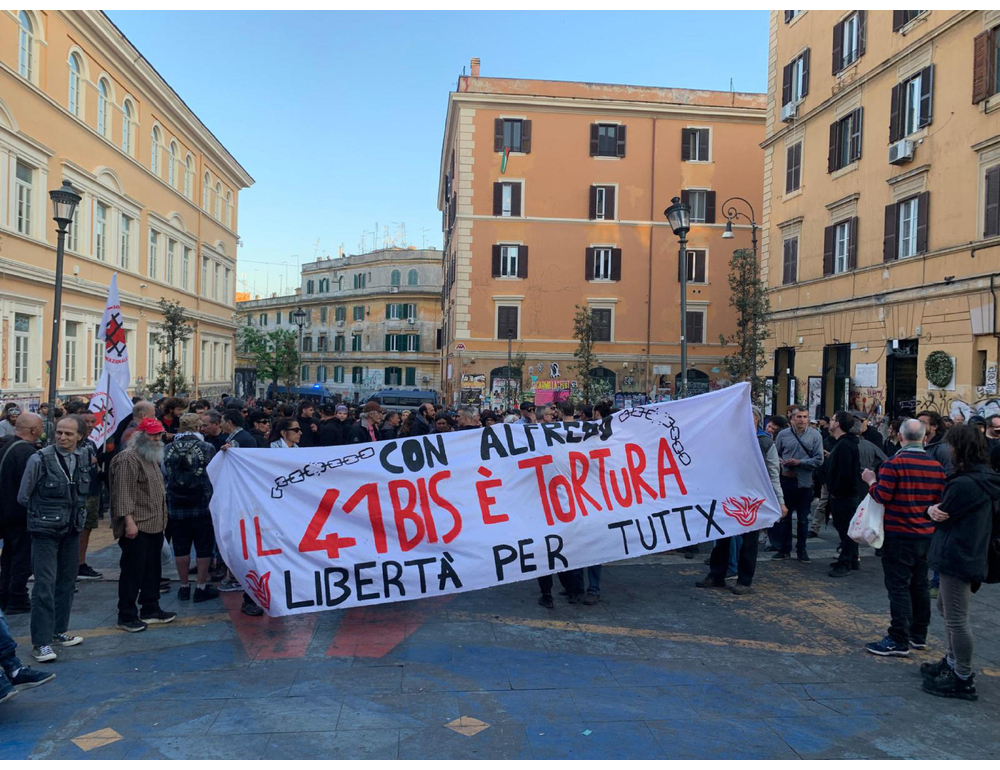 Meloni, vicina ad agente ferito, non arretriamo davanti a chi semina violenza