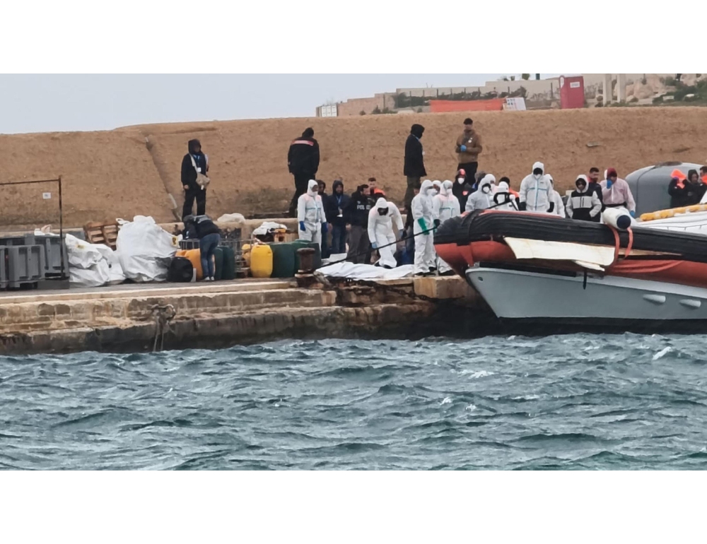 Migranti soccorsi: gommone partito dalla Libia, ci sarebbero 3 dispersi