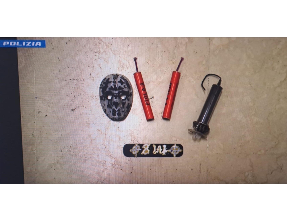 Minore arrestato per propaganda neonazista e terrorismo in Abruzzo