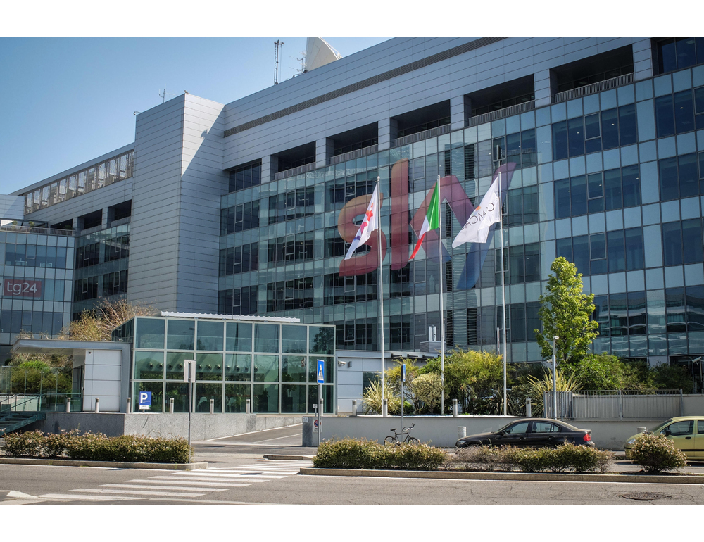 Morì bloccato a terra, assolti due vigilantes a Milano