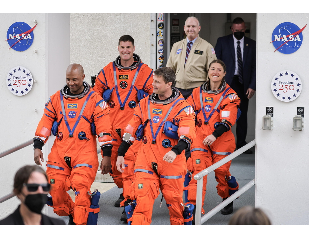 Nasa, Artemis II è a metà strada verso la Luna