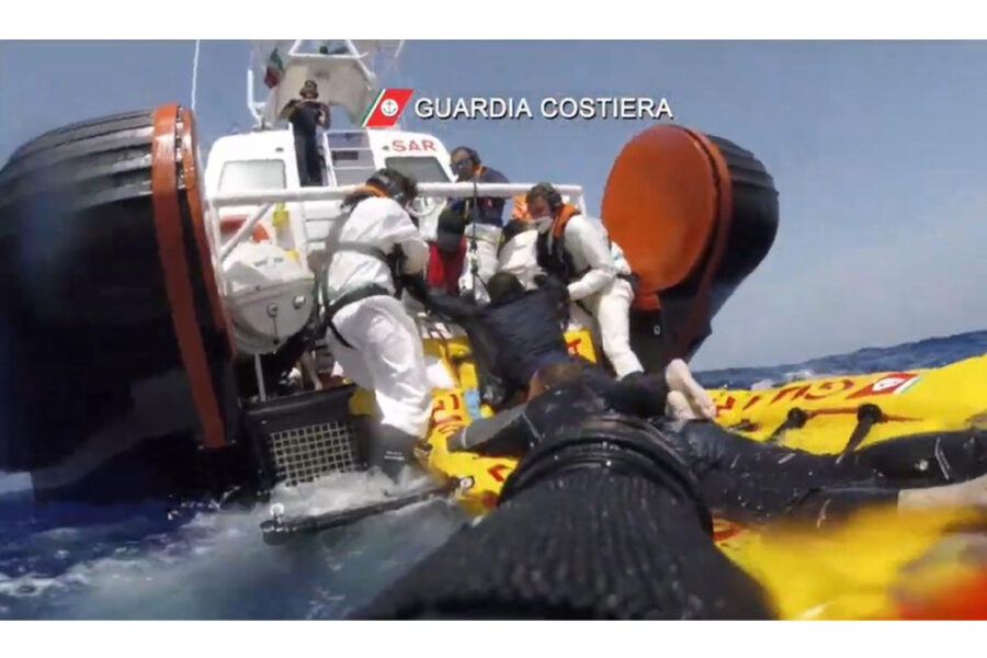 Imputati due ufficiali. Assolti dal reato di rifiuto di atti d'ufficio. Morirono in 268