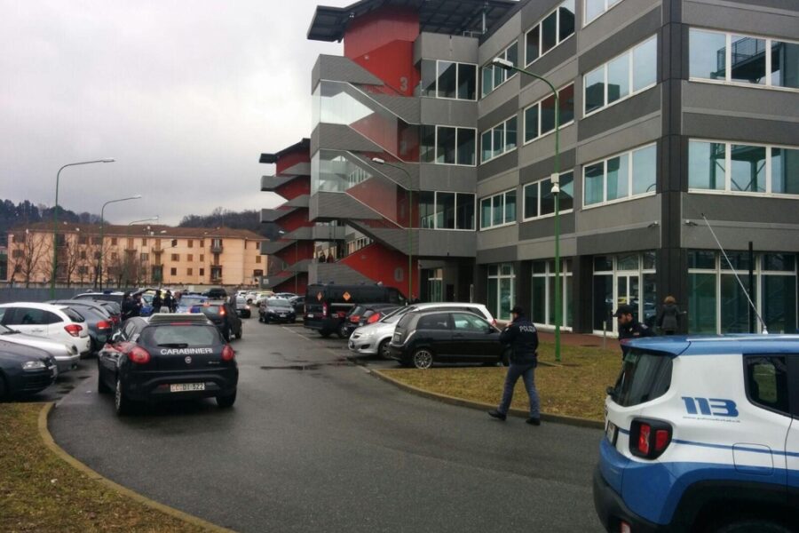 Il lancio da dietro una bassa recinzione