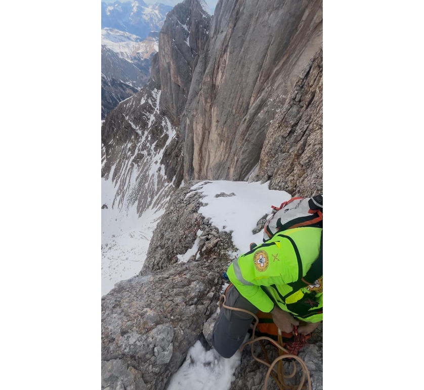 Parapendista recuperata a quasi 3.000 metri sulla Marmoalda