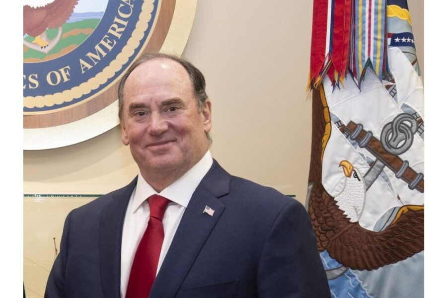 L'uscita nel mezzo del blocco nello stretto di Hormuz