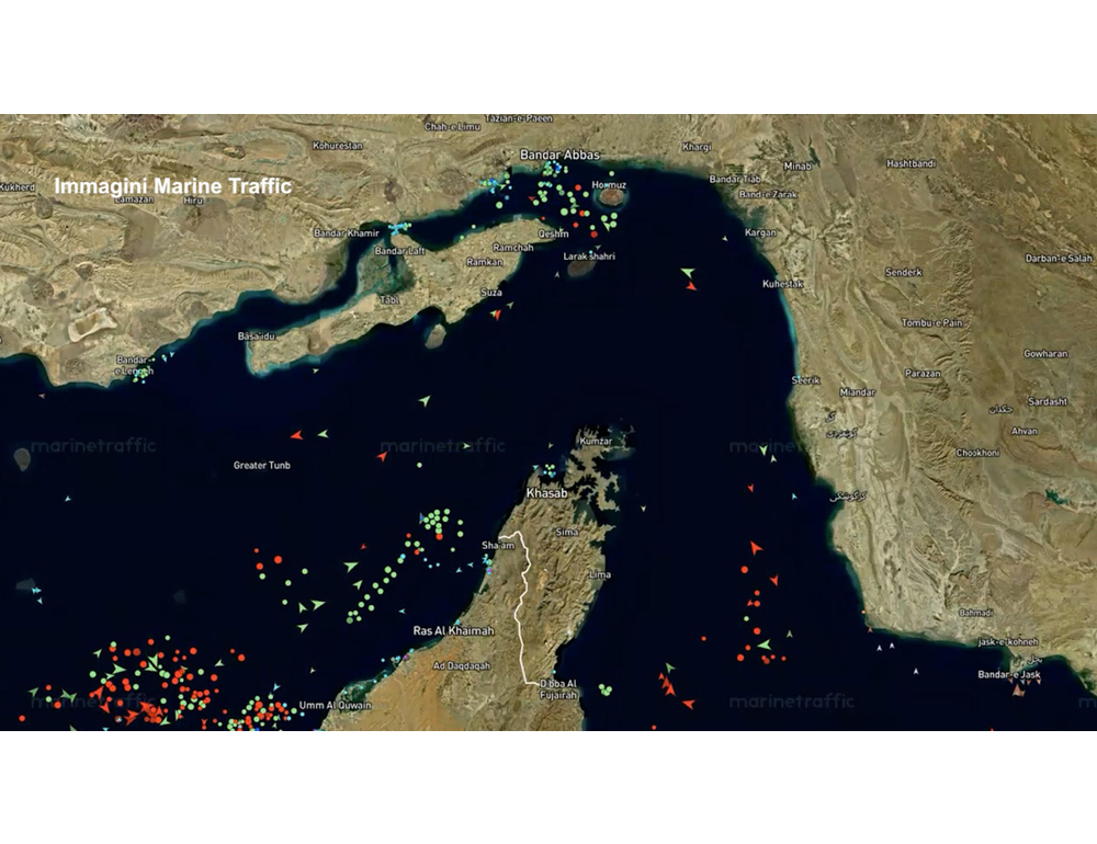 Petroliera cinese attraversa lo Stretto di Hormuz dopo il blocco Usa