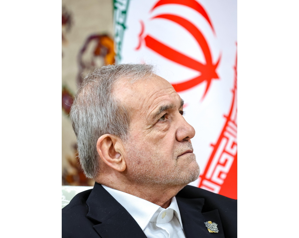 Pezeshkian, ‘utilizzare ogni via diplomatica per ridurre le tensioni’