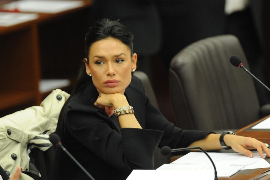 'Con urgenza e a tutto capo