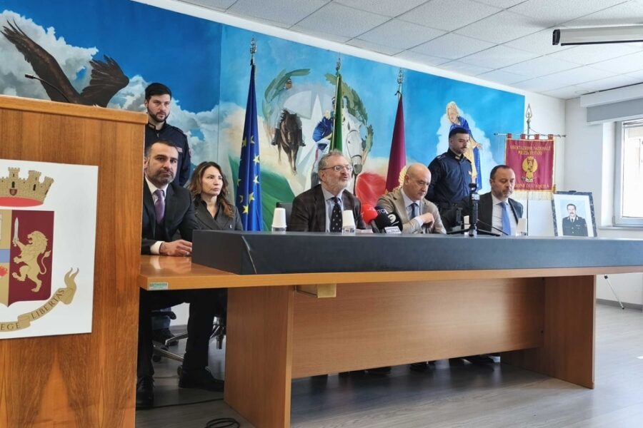 Conferenza all'Aquila