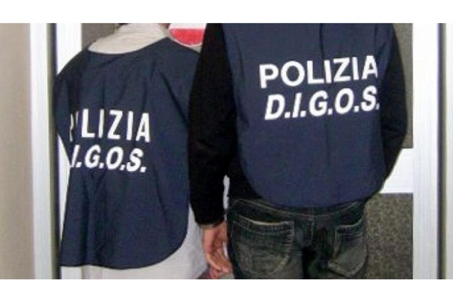 Operazione della Digos dell'Aquila