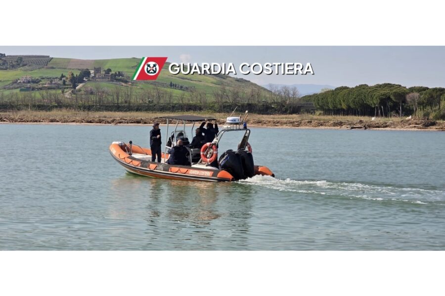 Si battono anche i bassi fondali in mare